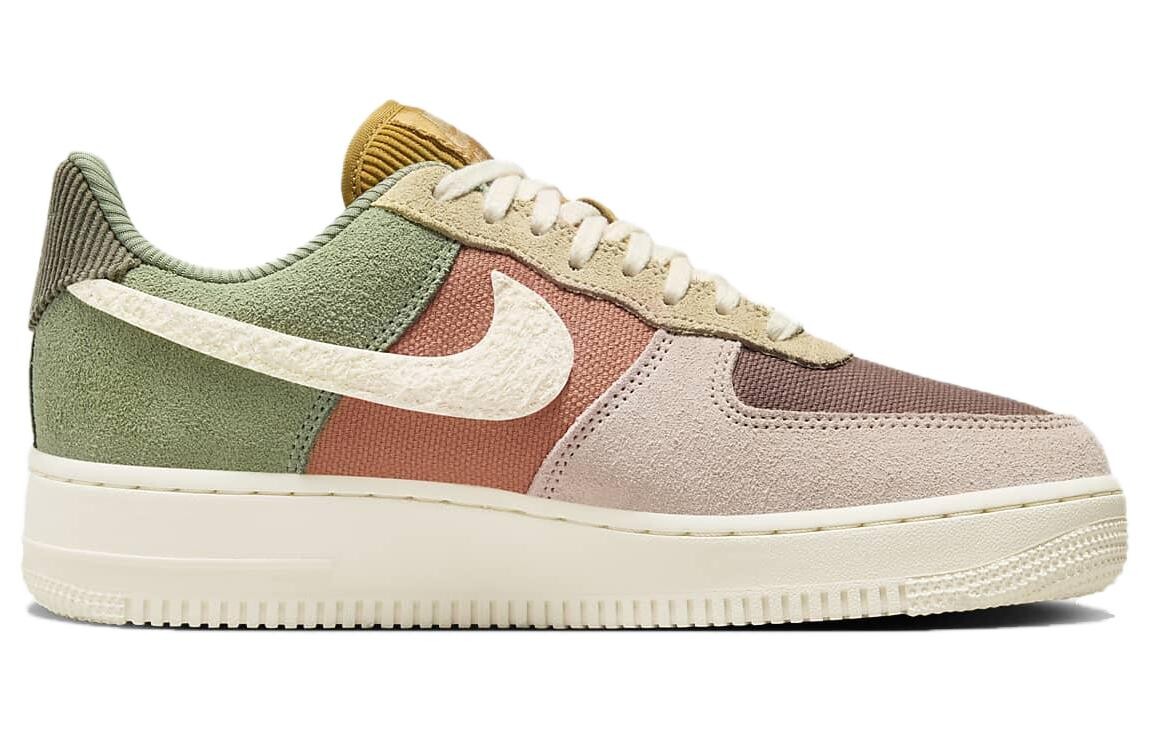 Женские кроссовки для скейтбординга Nike Air Force 1, Трековый красный/Мистический красный/Пихта/Серебристый металлик — фото 2