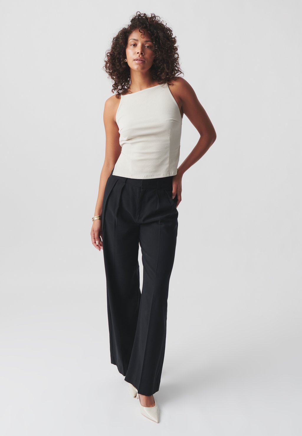 

Топ OPEN BACK Gina Tricot, бежевый