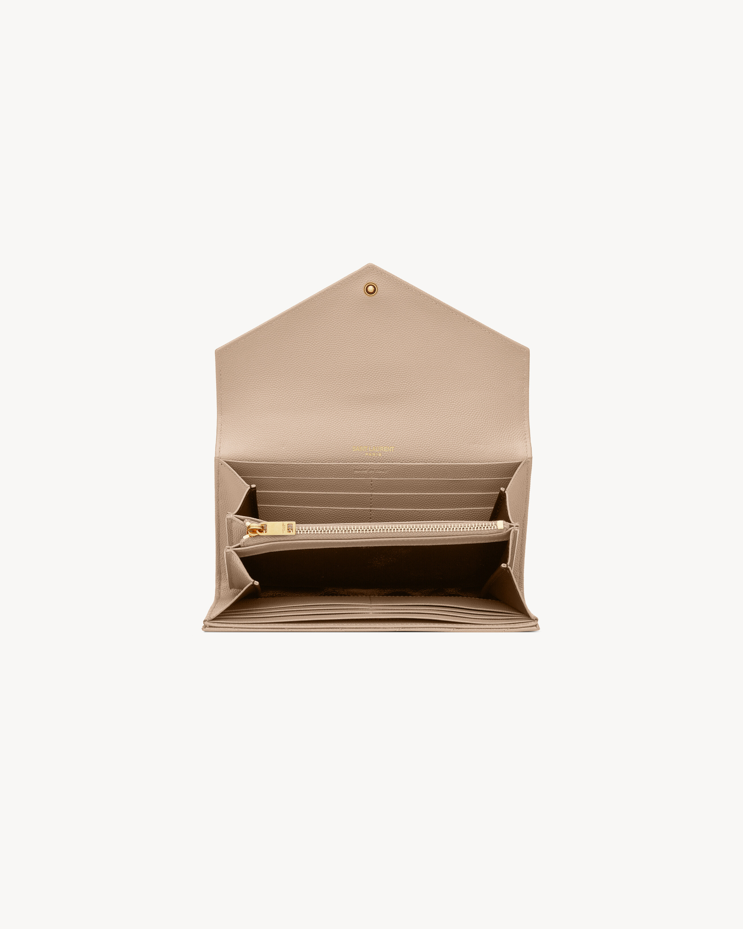 Большой кошелек с клапаном Cassandre Matelasse из зернистой кожи Grain de Poudre Saint Laurent, бежевый — фото 4
