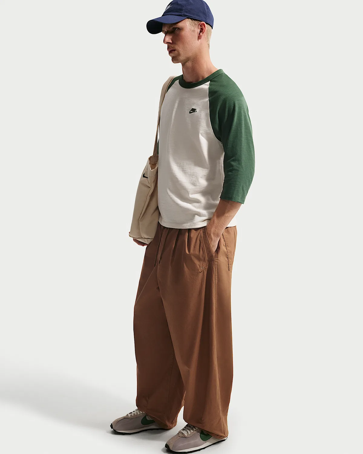 Мужские широкие штаны Nike Club, Ale Brown/Ale Brown — фото 4