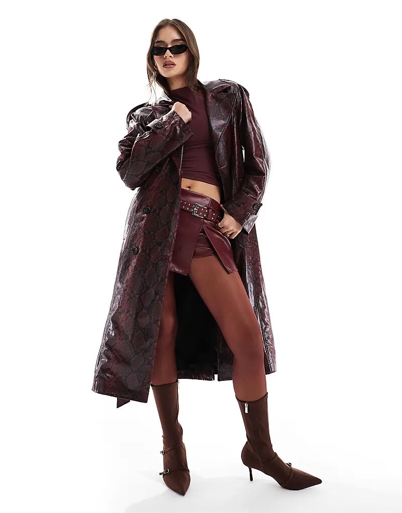 

Тренч Bersha из искусственной кожи змеиного цвета в бордовом цвете Bershka