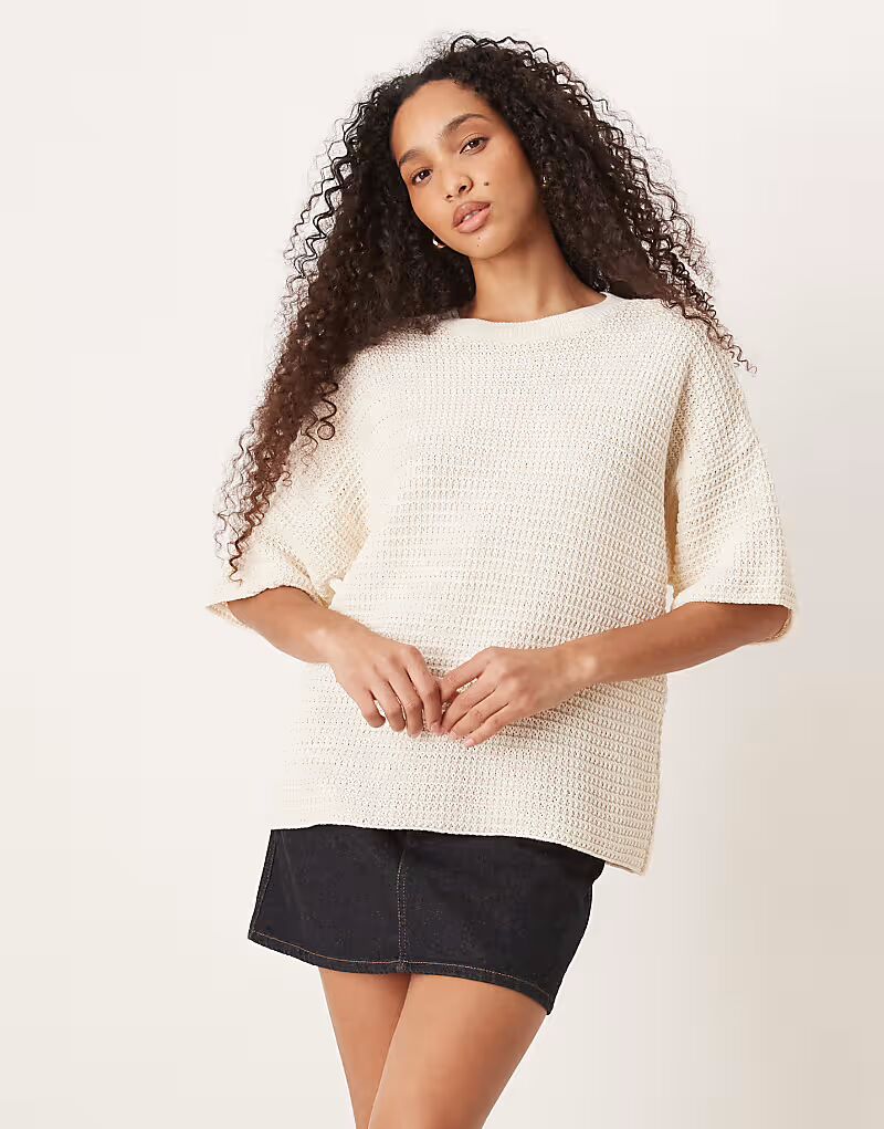 

Футболка свободного кроя ASOS DESIGN цвета экрю