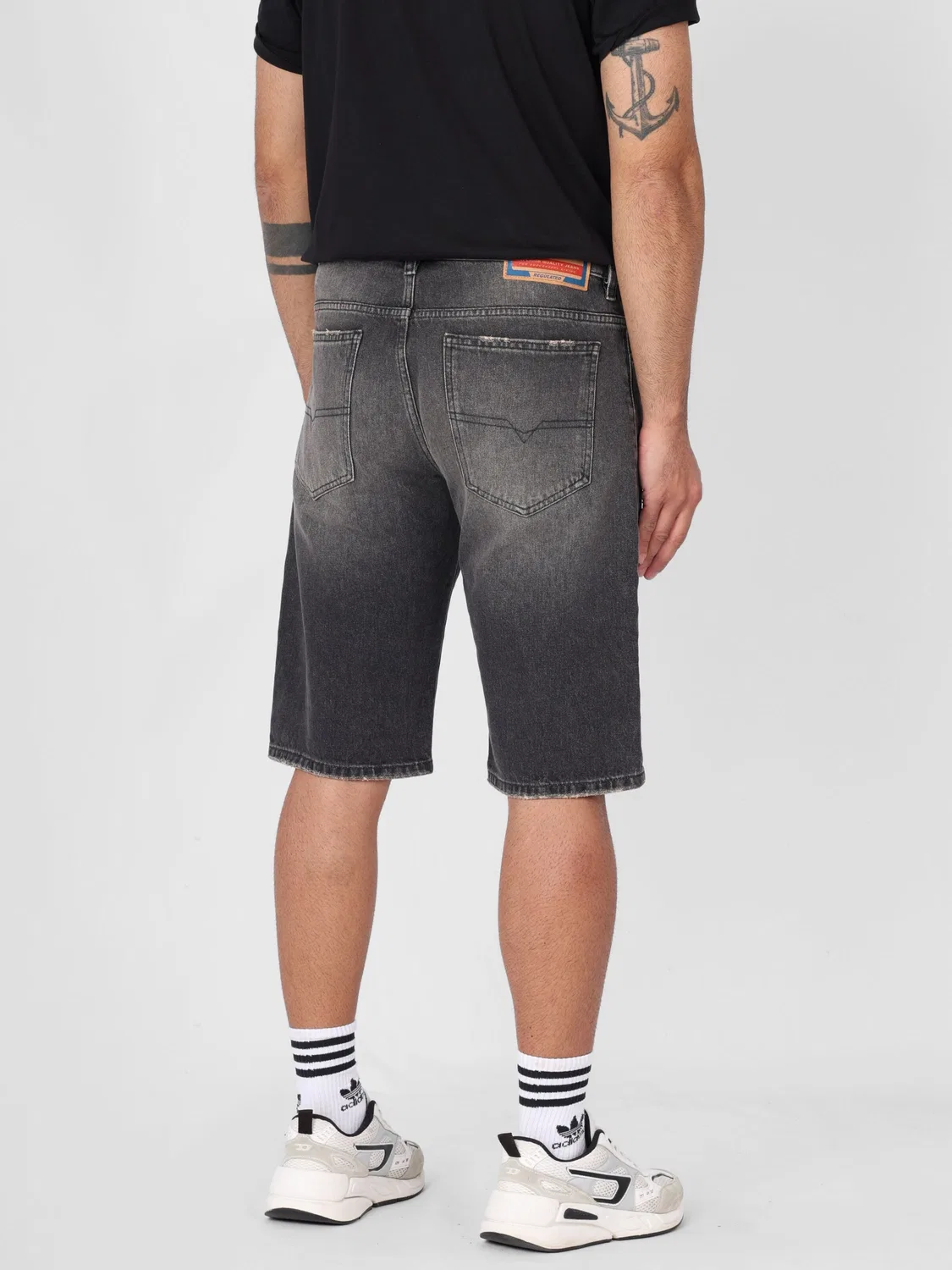 Джинсы Diesel Slim fit SLIM-SHORT серого цвета — фото 3