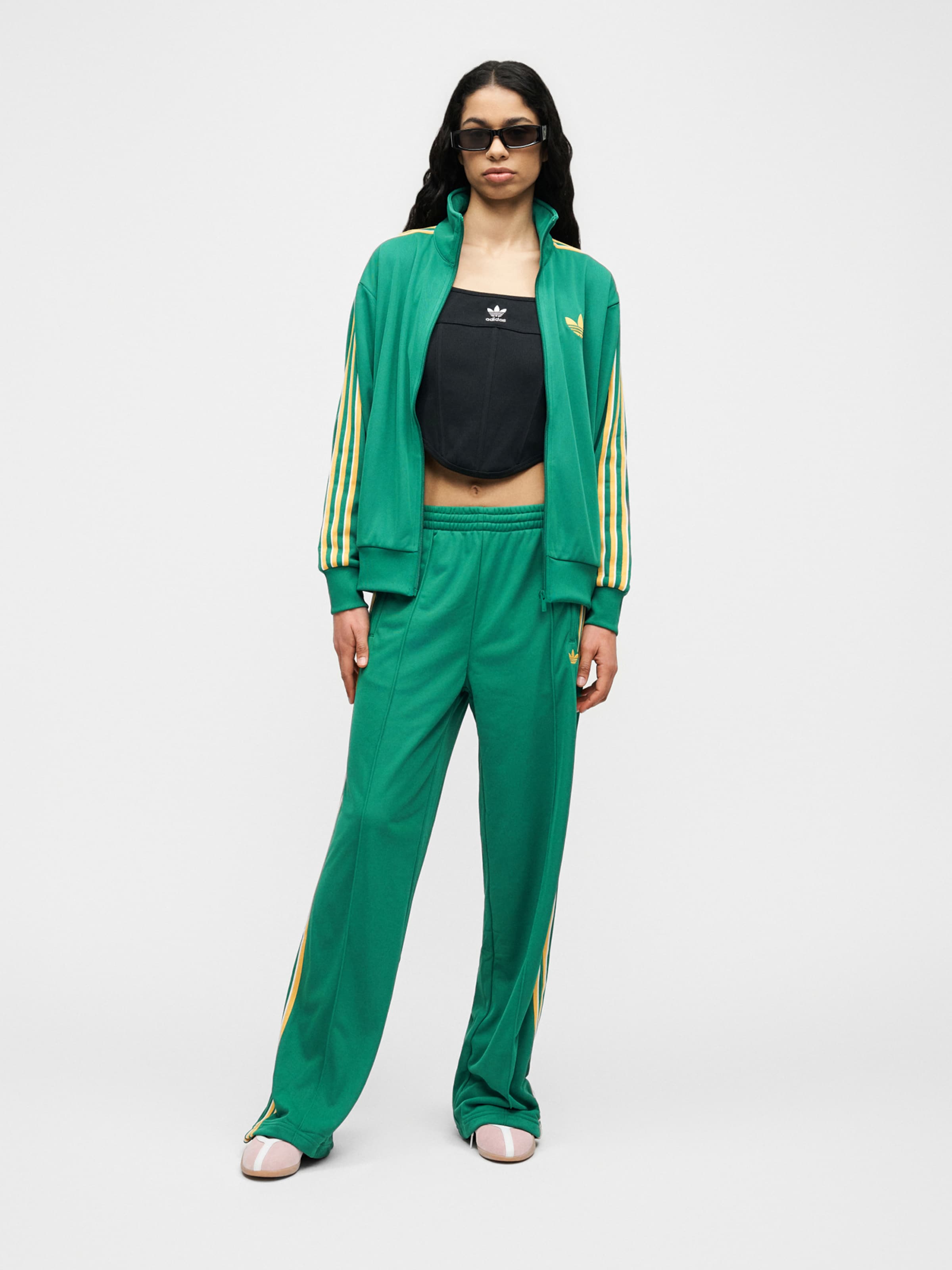 Adidas Originals Штаны свободного кроя 'FB' в зеленом цвете — фото 3