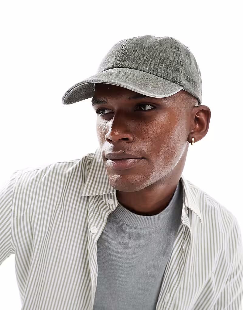 

Бейсболка Levi's Essential оливкового цвета с логотипом сбоку