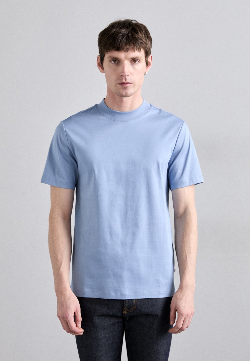 

Базовая футболка ACE MOCK NECK J.LINDEBERG, светло-голубой