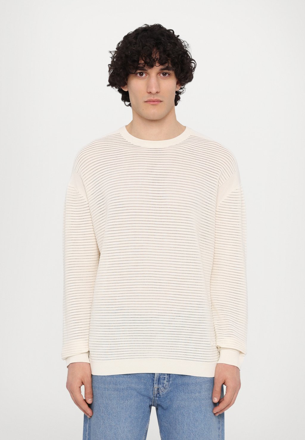

Джемпер Emporio Armani, молочный