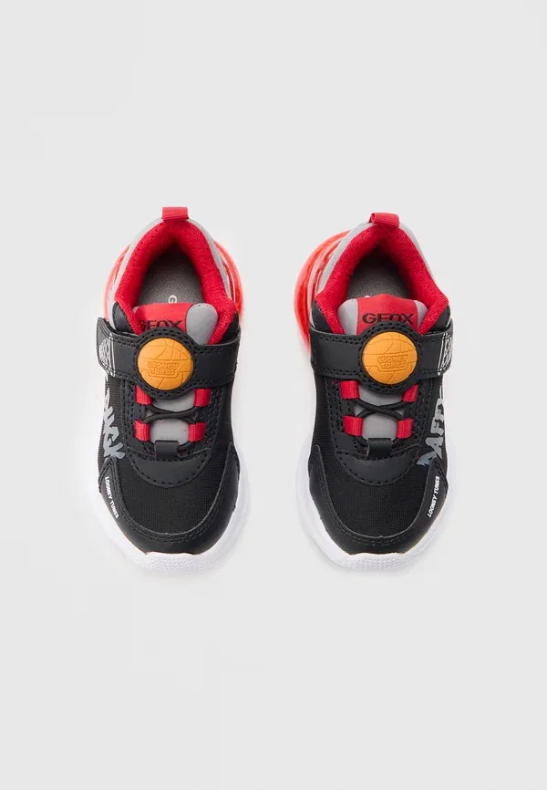 Кроссовки Looney tunes activart illuminus trainers Geox, черный/красный — фото 4