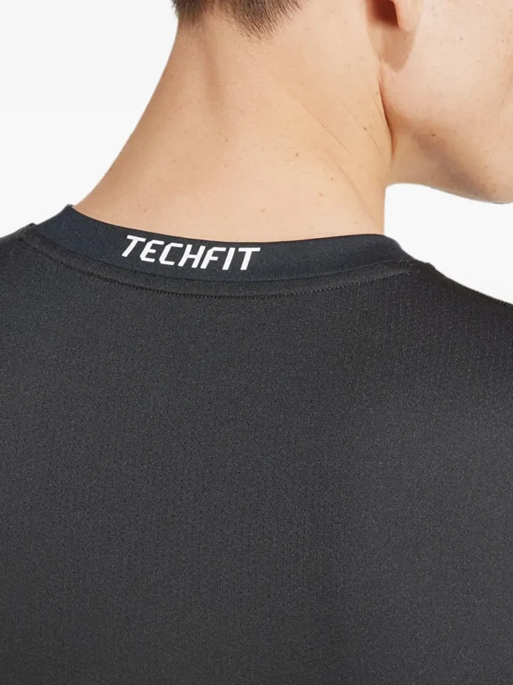 Компрессионная футболка Techfit Adidas, черный — фото 4