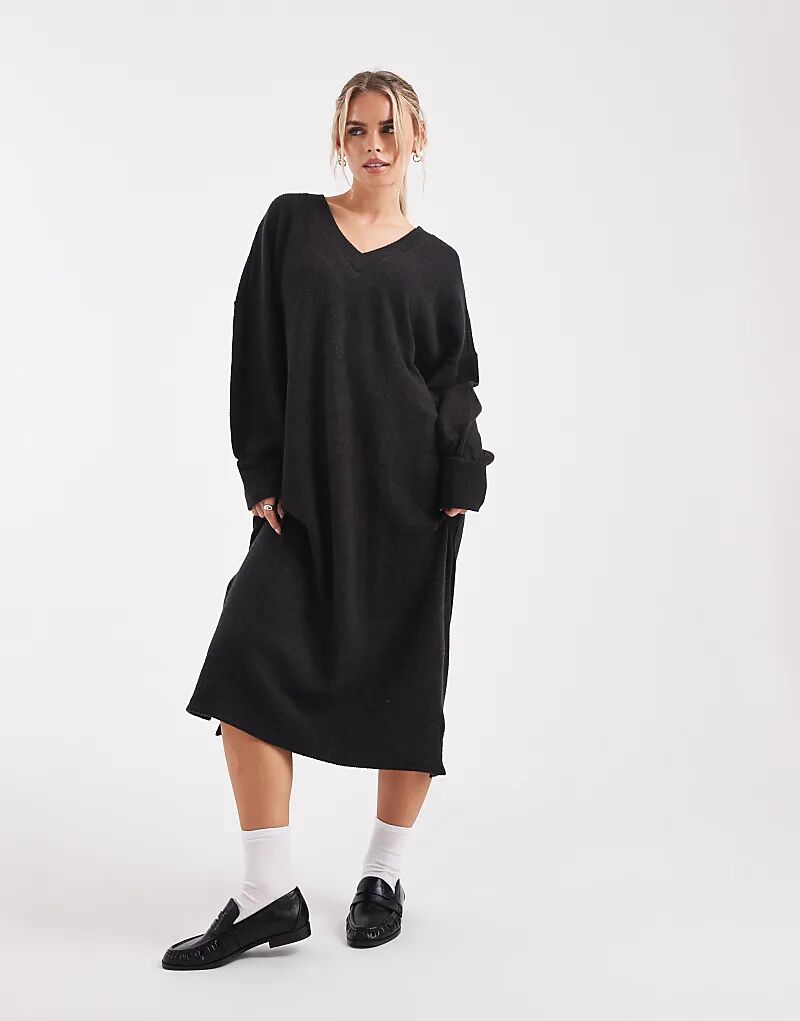 

Платье миди Vero Moda Petite из мягкого трикотажа с V-образным вырезом черного цвета