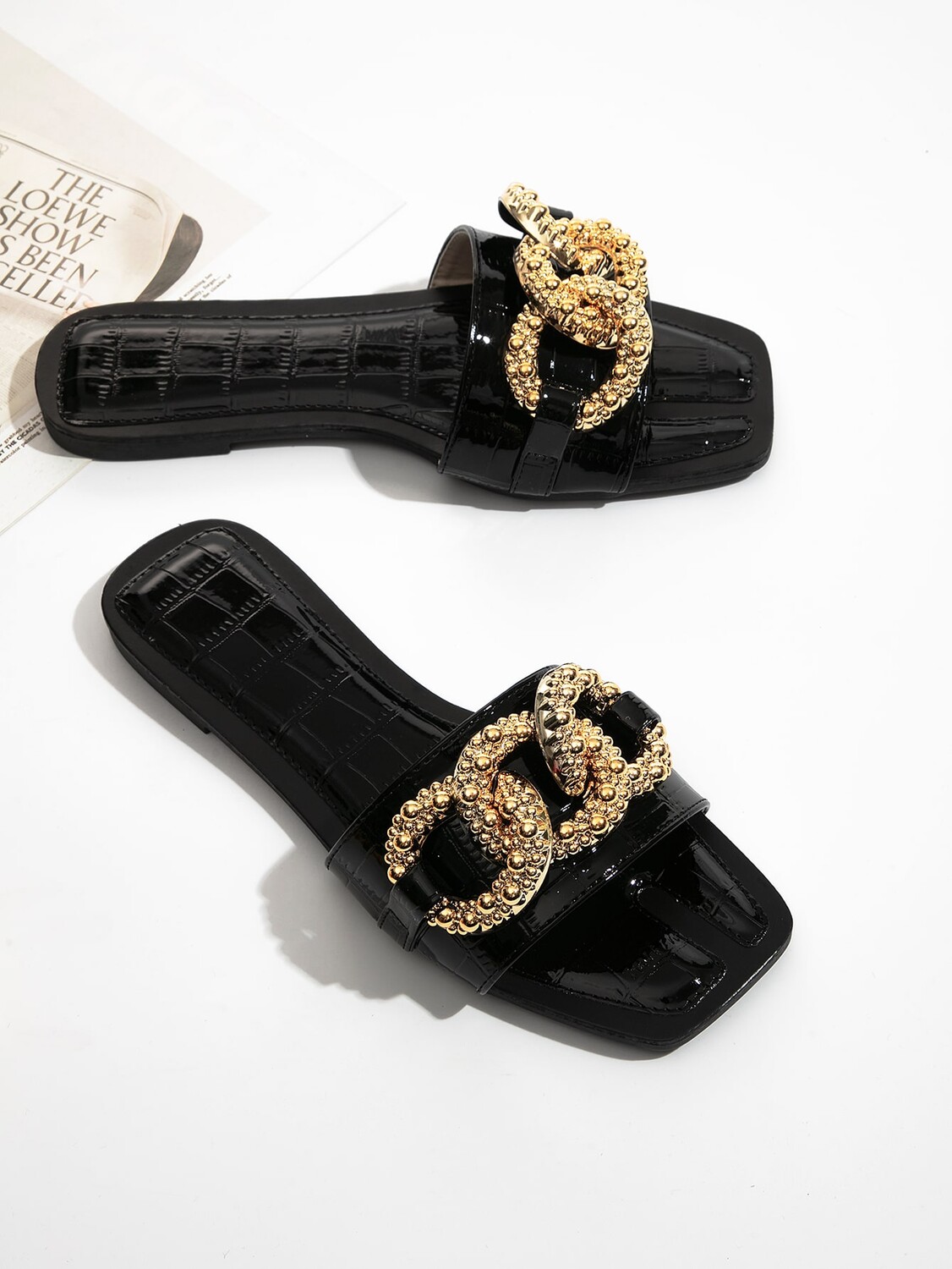 

Тиснение крокодила, декор цепочки, шлепанцы, черный, панк, металлик, цепочка, однотонный цвет, шлепанцы, черный