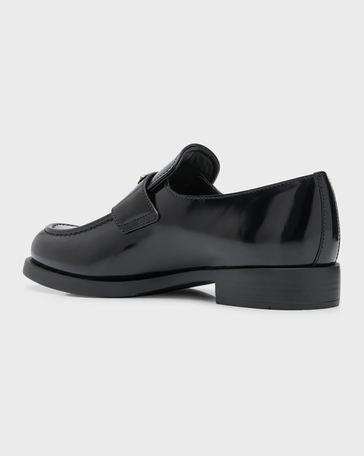 Кожаные лоферы без шнуровки на плоской подошве Prada, цвет Nero — фото 4