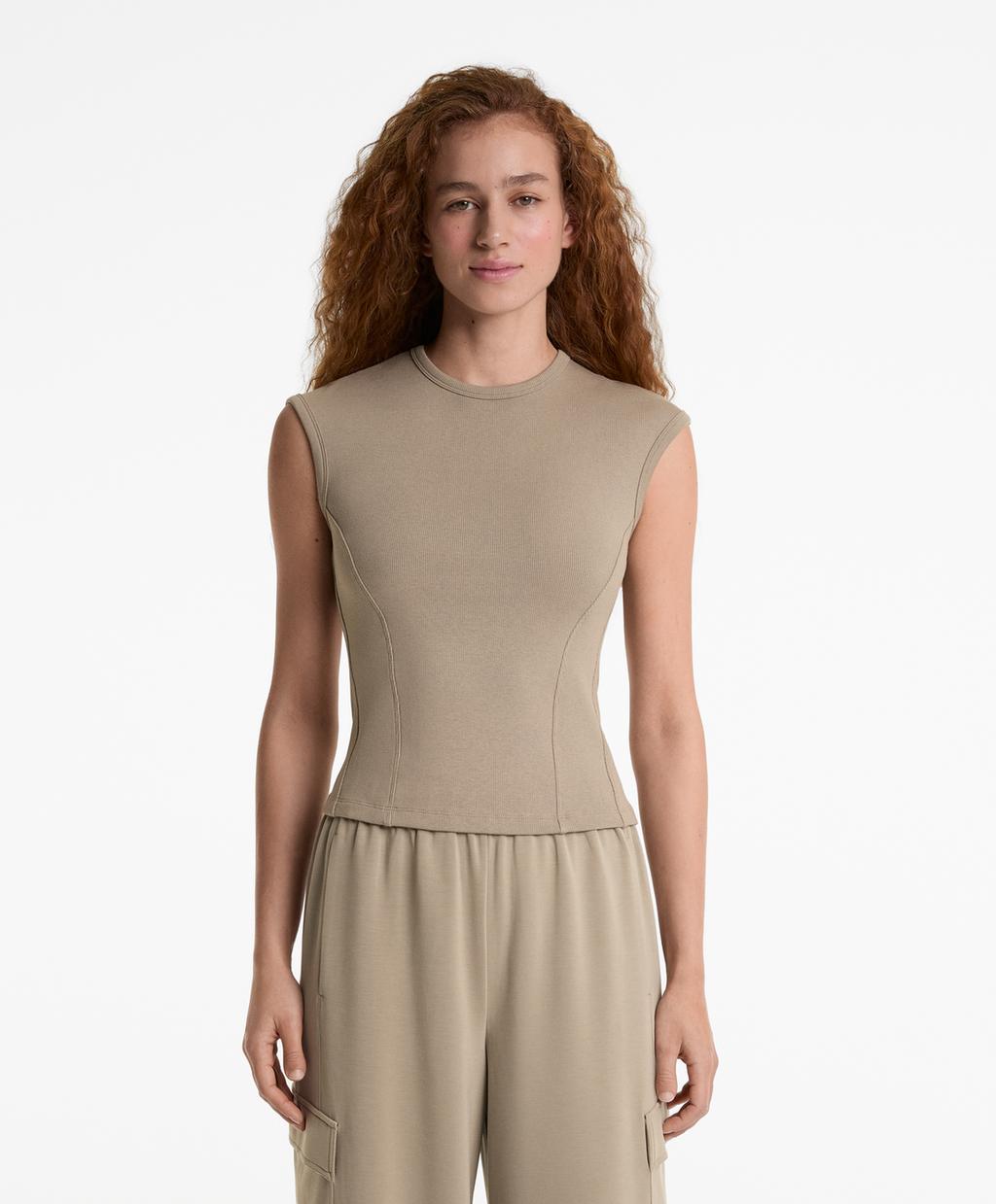 

Топ в рубчик с короткими рукавами из хлопка и модала Oysho, цвет Khaki-Grey