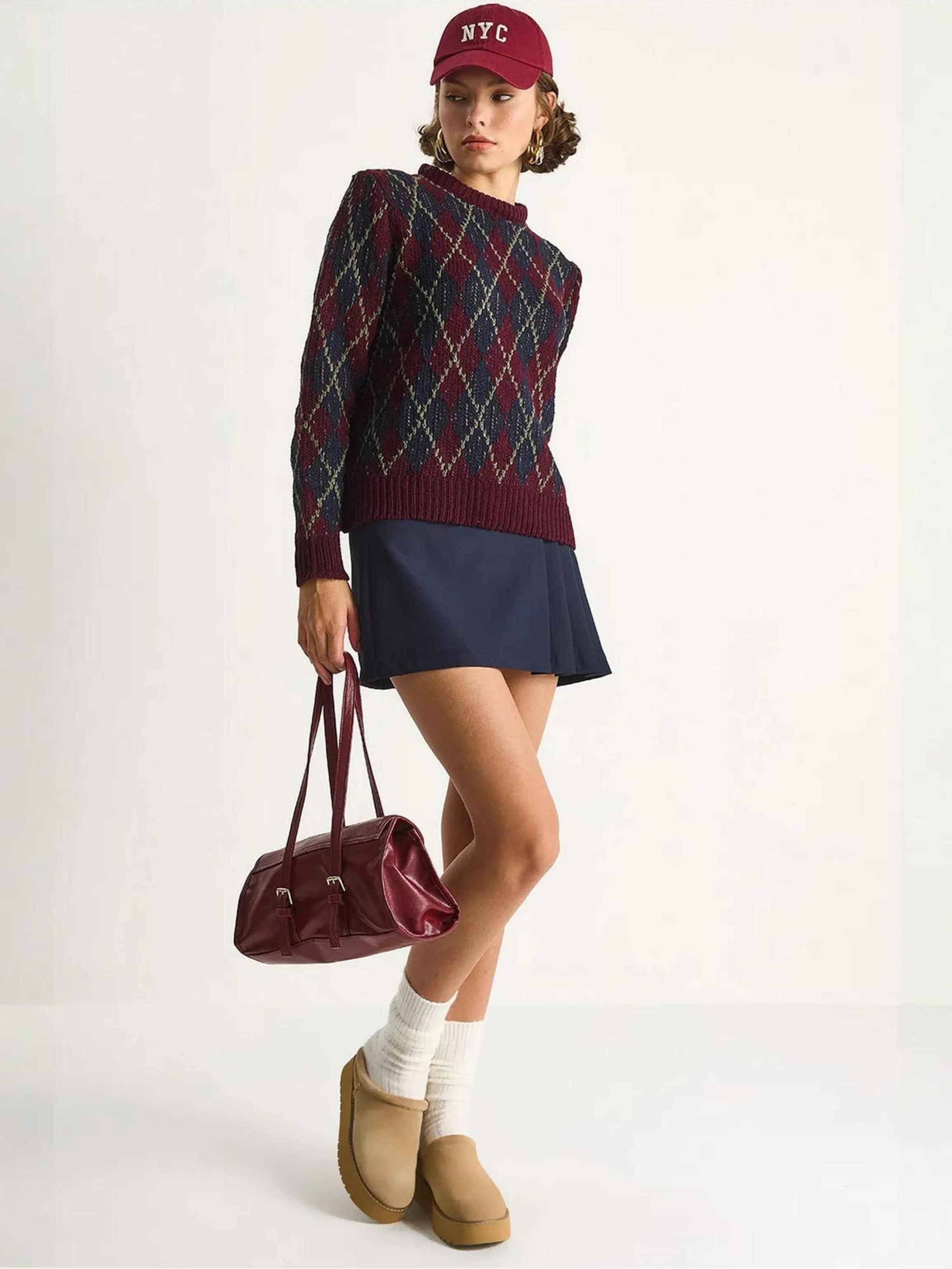 

Bianco Lucci Свитер в винном красном