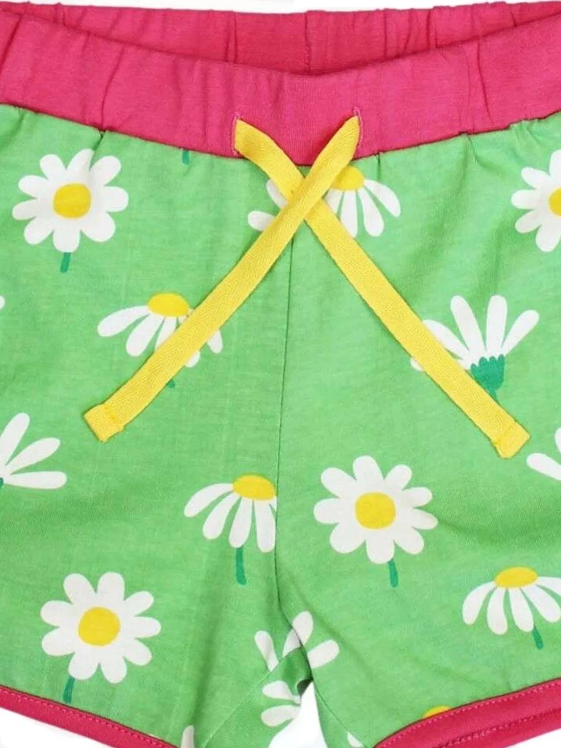 Зеленые брюки Toby Tiger Regular Bio-Baumwoll Kinder Shorts mit Gänseblümchen-Druck' — фото 2