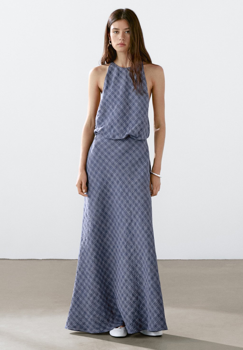 

Платье макси CHECKERED WITH BACK DETAIL Massimo Dutti, темно-синий
