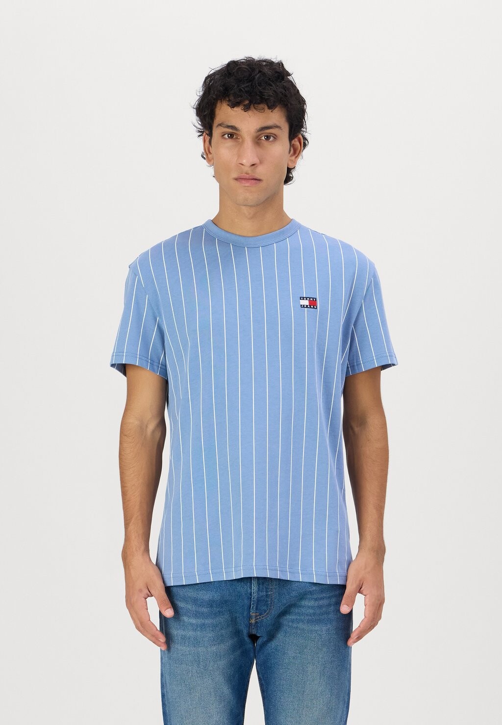 

Базовая футболка TJM BADGE TEE Tommy Jeans, черный