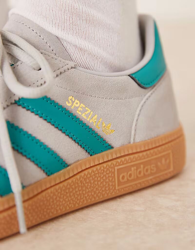Кроссовки Adidas Originals Handball Spezial серого и зеленого цвета с резиновой подошвой — фото 4
