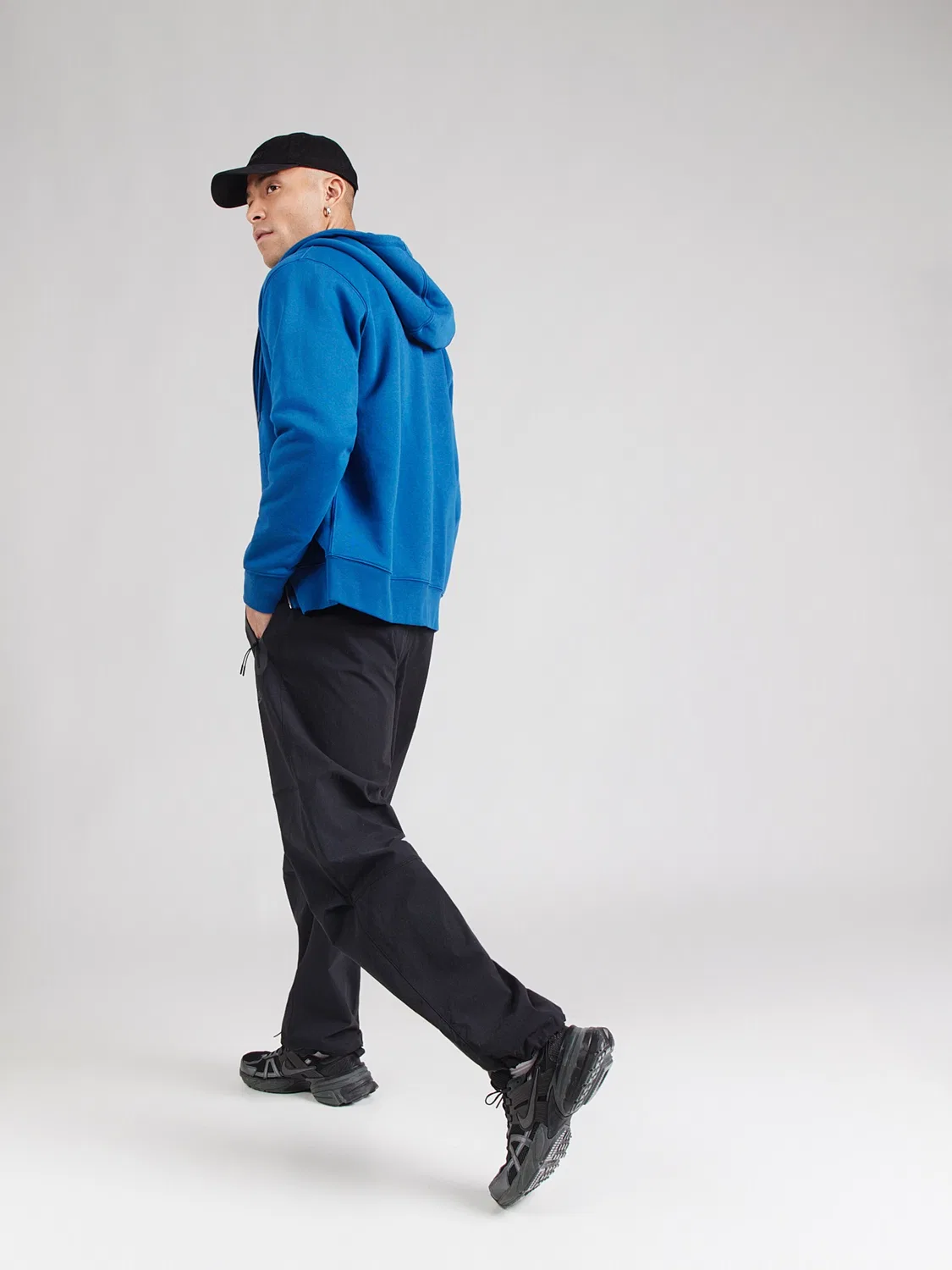 Спортивные брюки свободного кроя в стиле 'Техно'. Nike Sportswear, Black — фото 4