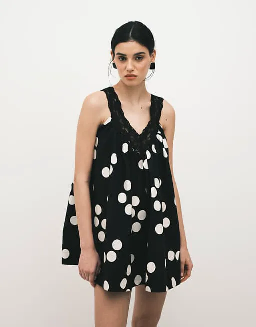 

Однотонный сарафан из поплина с кружевной накладкой ASOS DESIGN