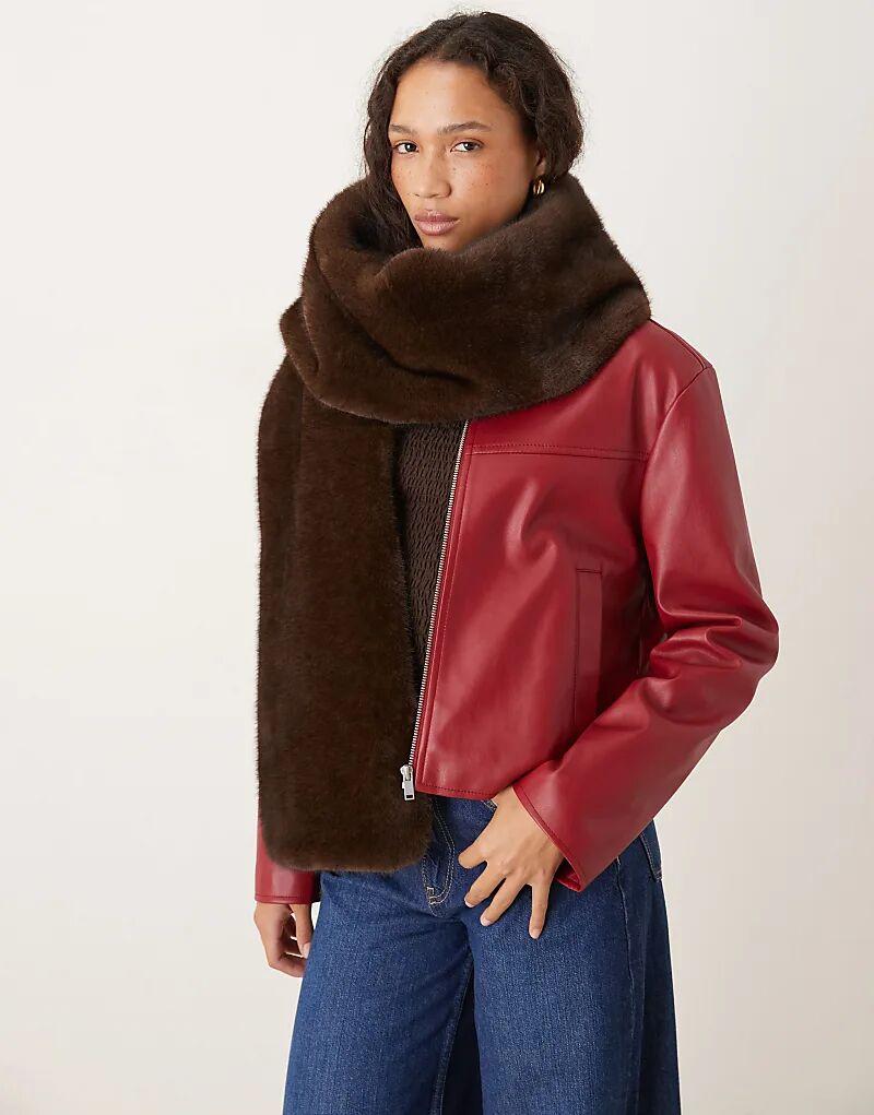 

Шарф из искусственного меха «Снежный ангел» от Free People в цвете «эспрессо»