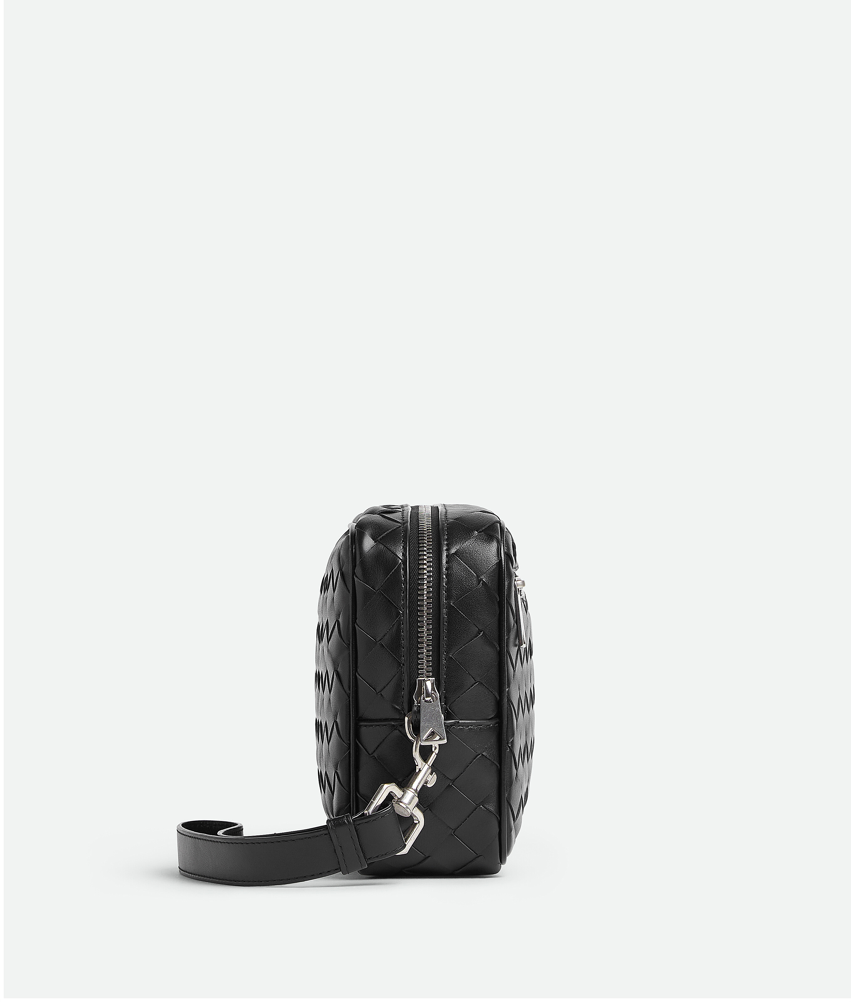 Intrecciato pouch with wristlet BOTTEGA VENETA, черный — фото 2