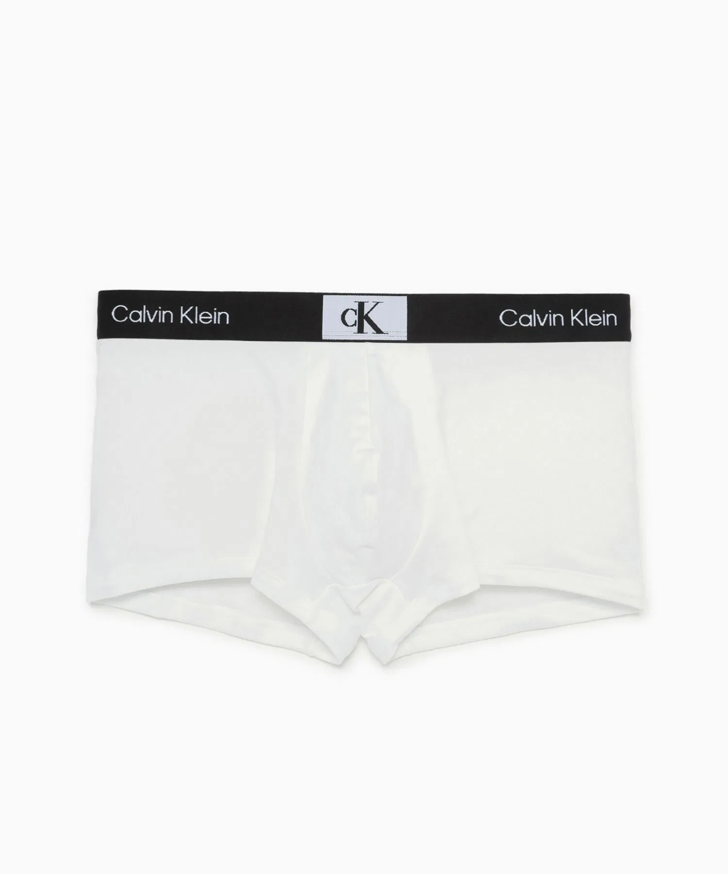 Трусы Calvin Klein с низкой посадкой, 1996 год.