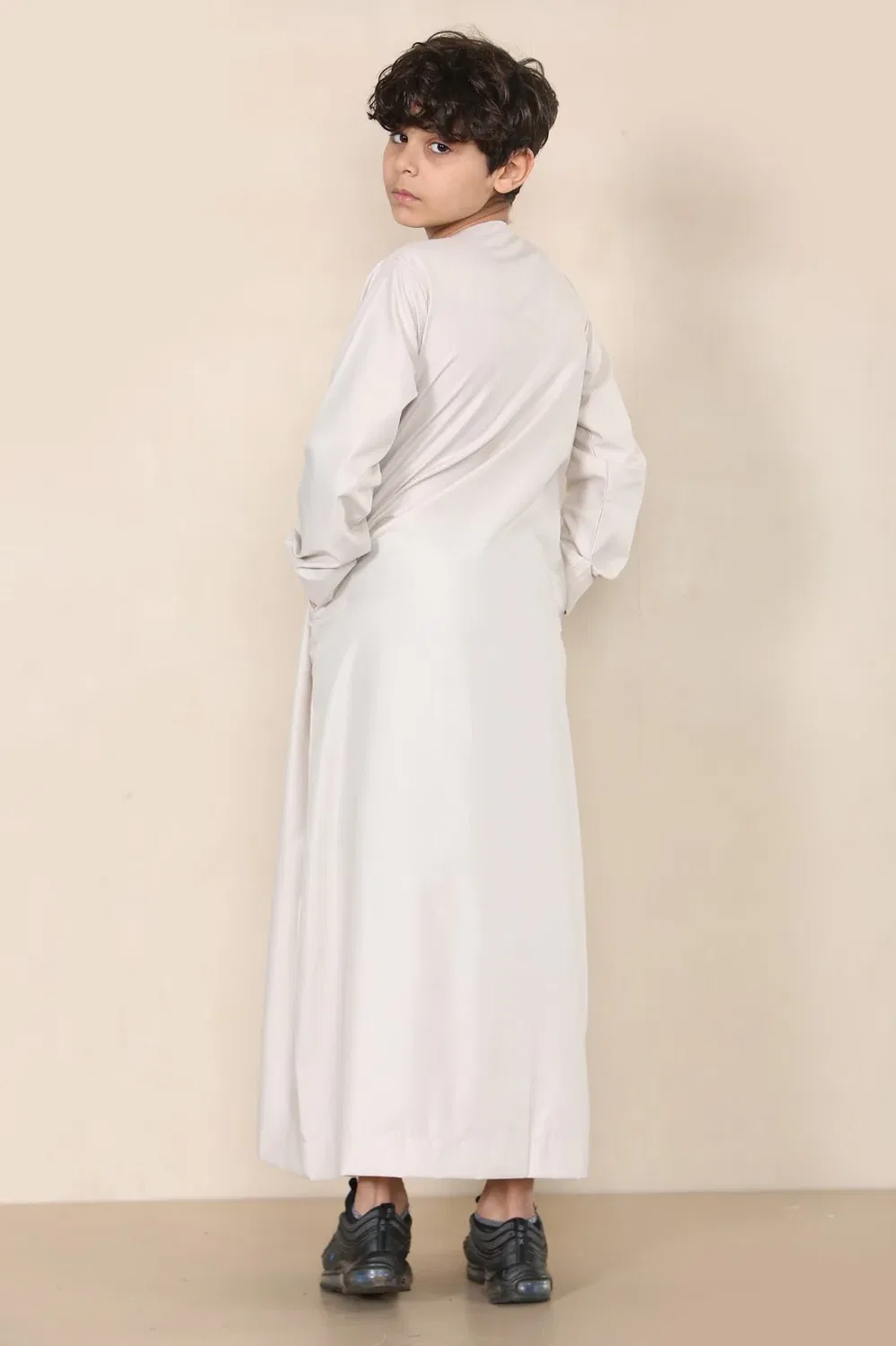 Arabic Thobes Детская бежевая блузка для мальчиков, эмиратская джубба, исламская одежда, кафтан, праздничный шнурок с кисточками — фото 3