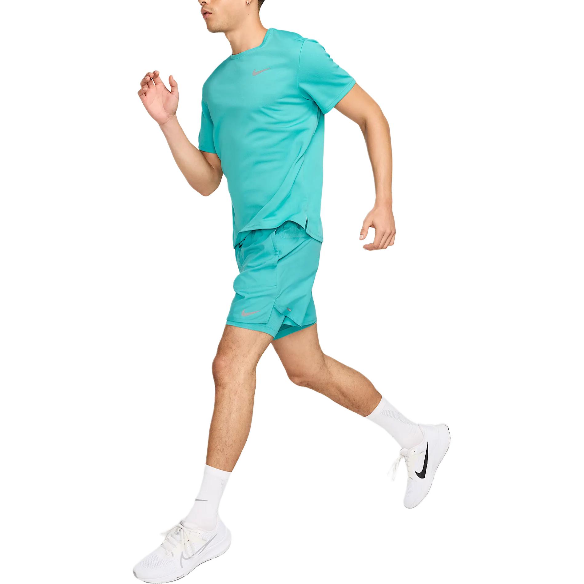 Мужская футболка для бега Miler Dri FIT Uv с короткими рукавами Nike, синий — фото 4