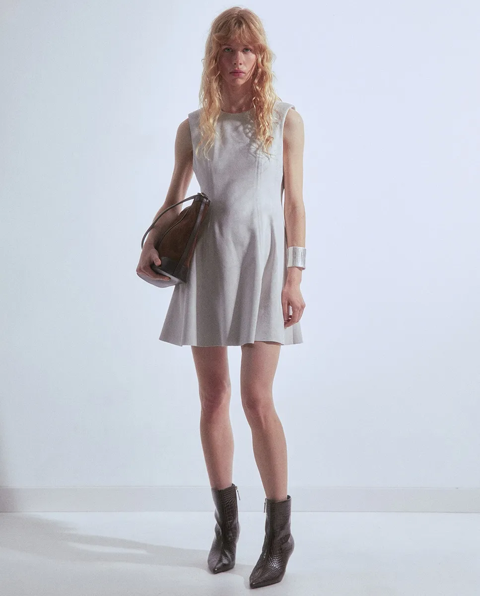 

Короткое платье из замши Sfera, серый