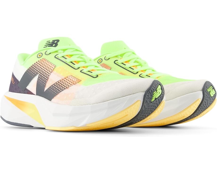 

Кроссовки New Balance FuelCell Rebel v4, белый