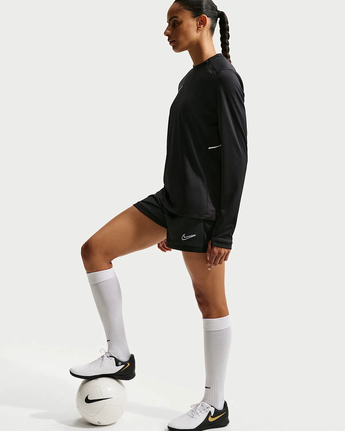 Женские футбольные шорты Nike Academy Dri-FIT 4", Black/Black/White/White — фото 4