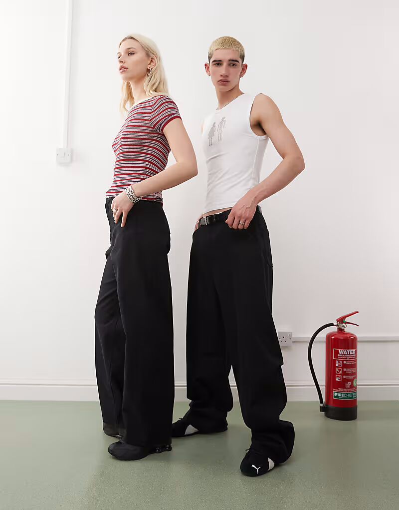 

Брюки Weekday Astro Unisex из льняной смеси черного цвета