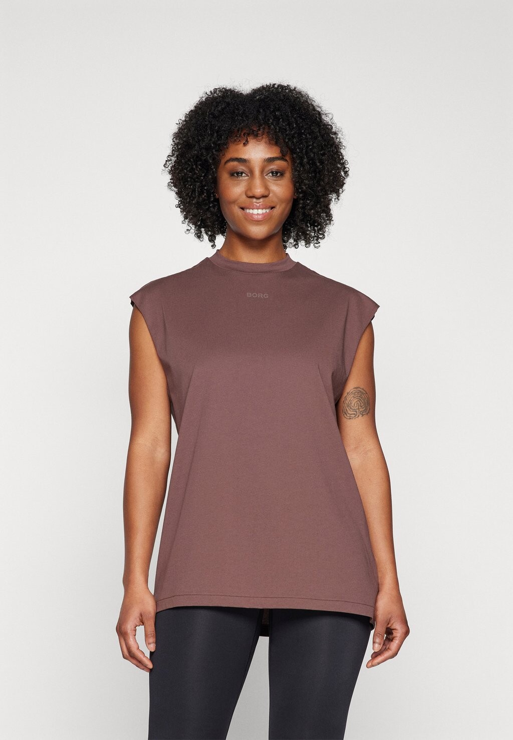 

Футболка с принтом STUDIO LOOSE FIT TANK Björn Borg, коричневый