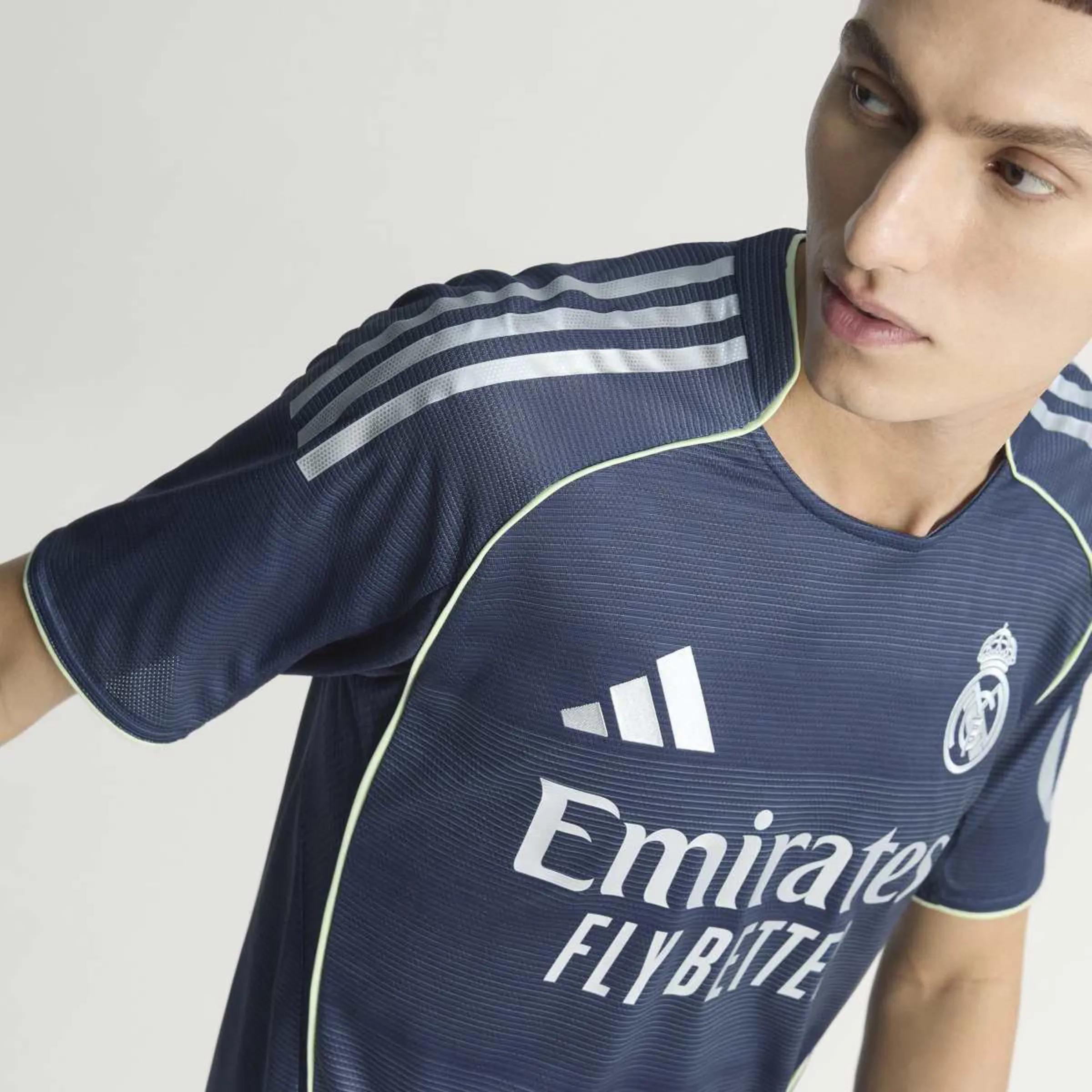 Футболка мужская гостевая Real Madrid CF 2025-2026 Authentic adidas, синий — фото 4