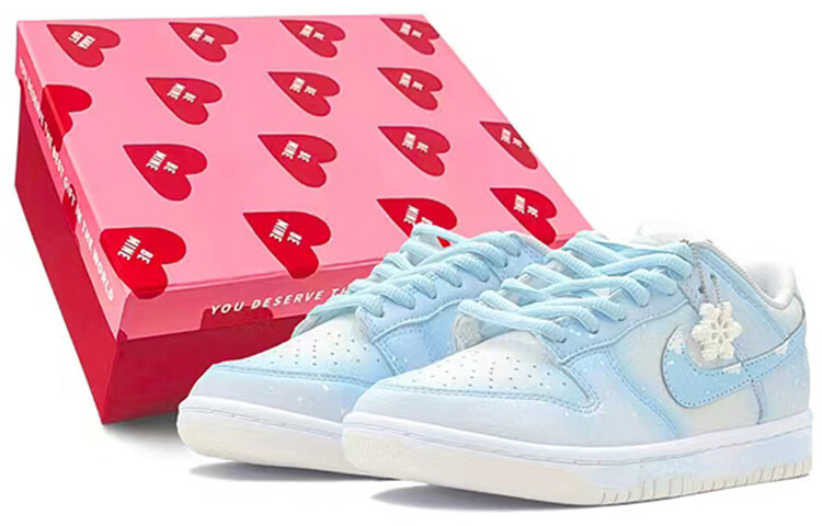 

Кроссовки Nike Dunk Low, белый/голубой