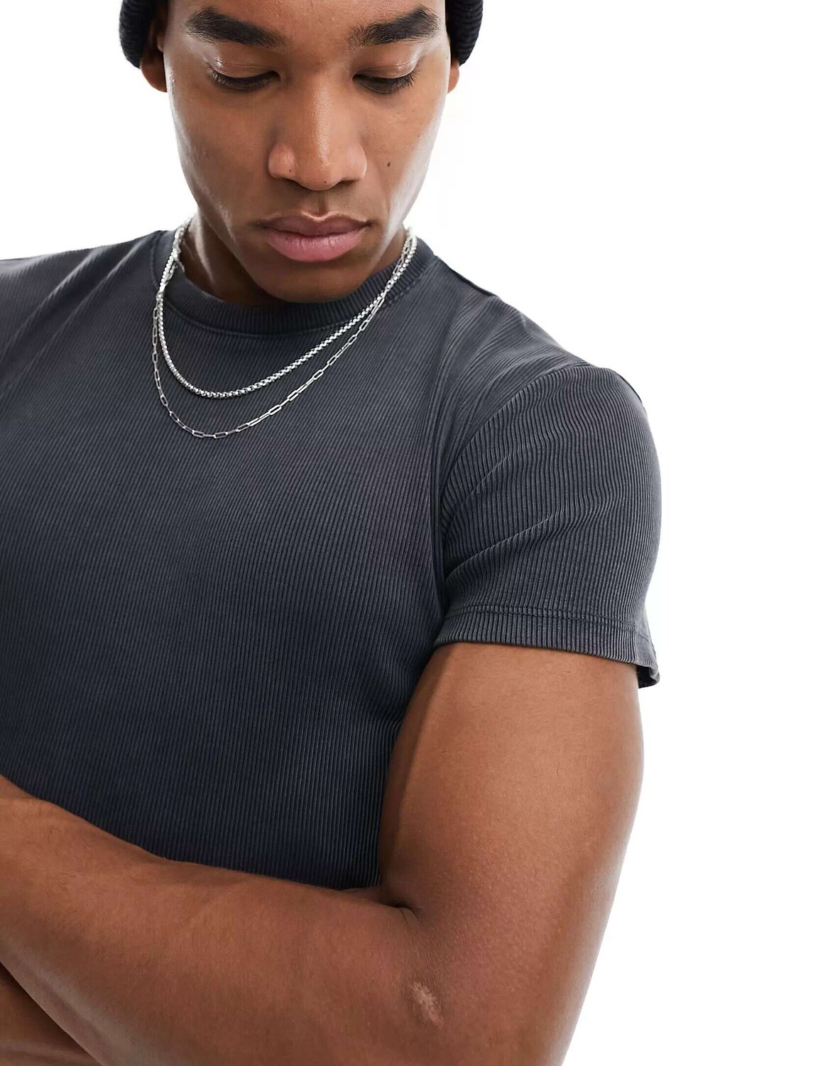 

Укороченная серая футболка в рубчик Bershka