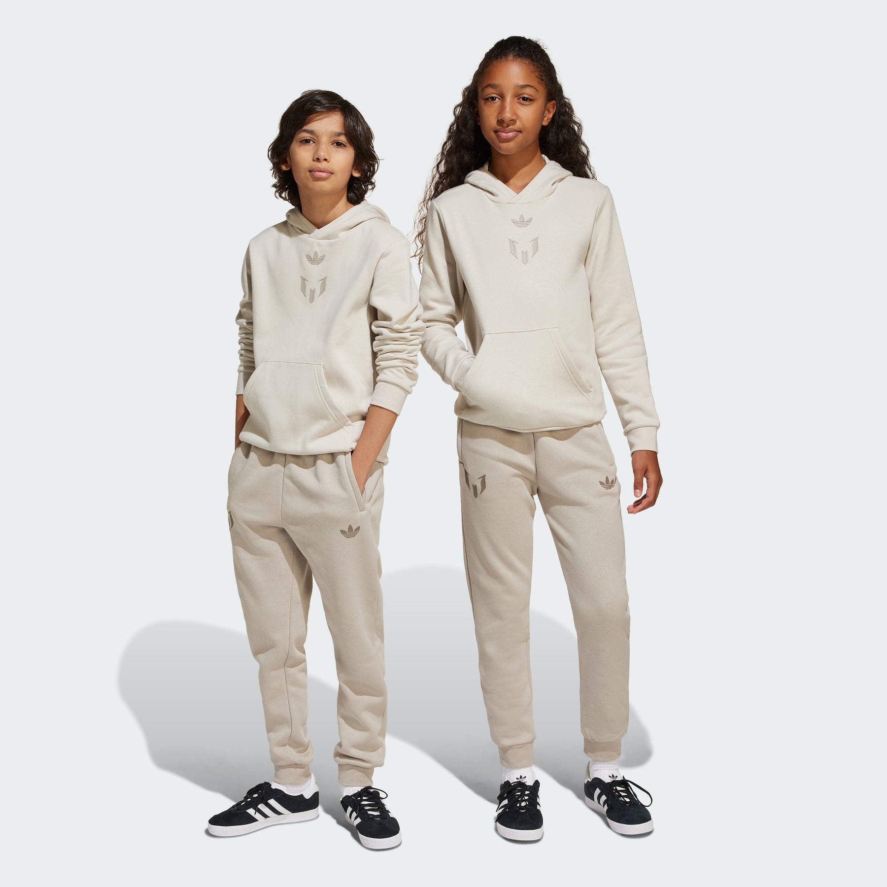 

Детские брюки Adidas, light brown