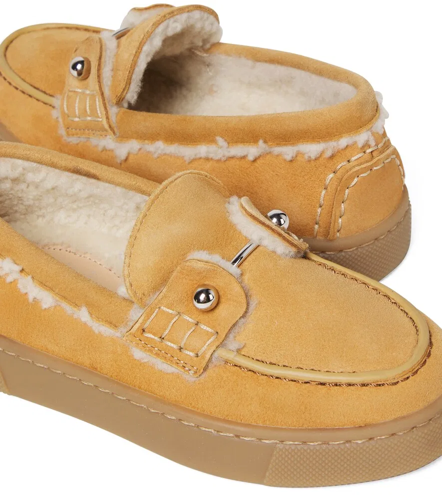 Лоферы Chambelikid из замши с подкладкой из овчины Christian Louboutin Kids, желтый — фото 4