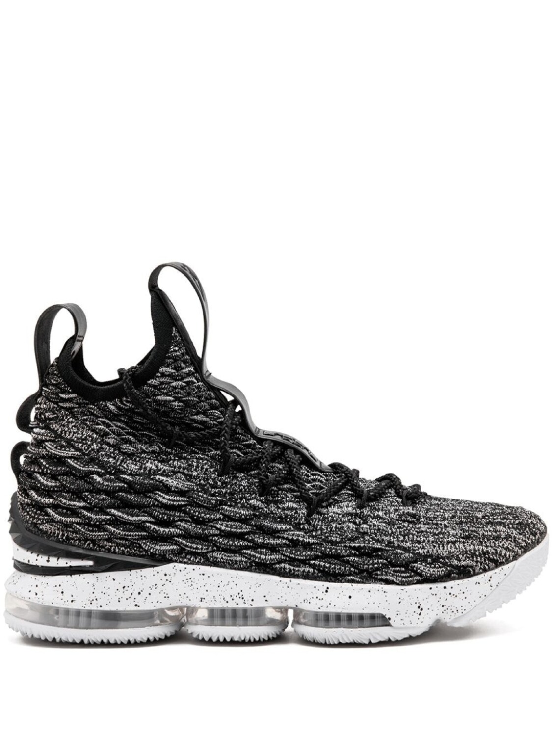 

Nike кроссовки Lebron XV, черный