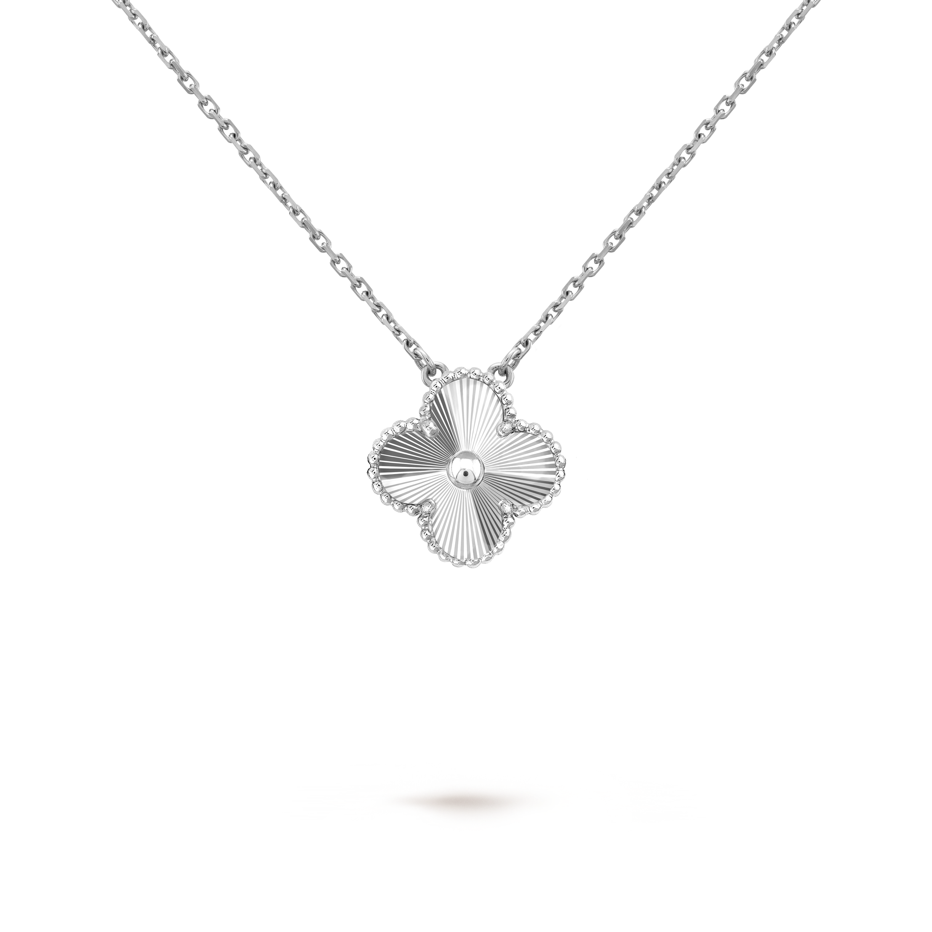 

Кулон Van Cleef & Arpels Vintage Alhambra, 18-ct белое золото