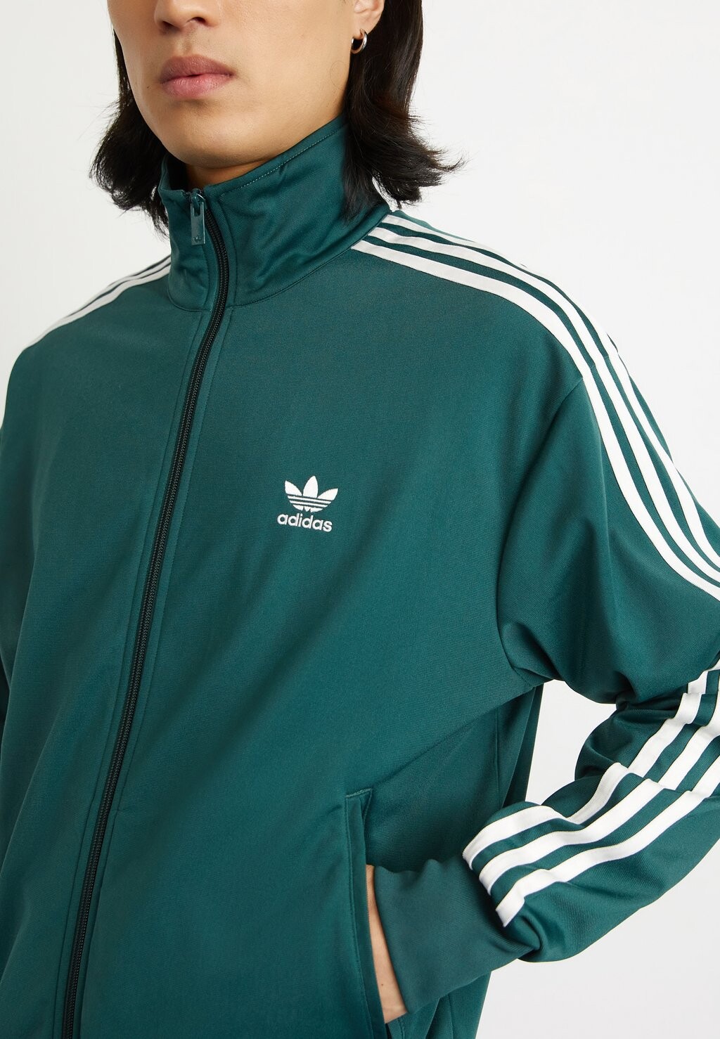 

Тренировочная куртка FBIRD adidas Originals, темно-зеленый