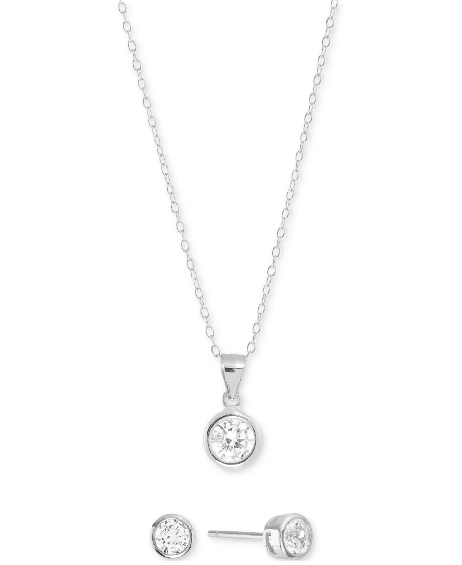 

Комплект из 2 предметов: круглые серьги-гвоздики с кубическим цирконием (2,3 карата) и кулон на цепочке из стерлингового серебра, длина 40 см + удлинитель 5 см Macy's, Silver
