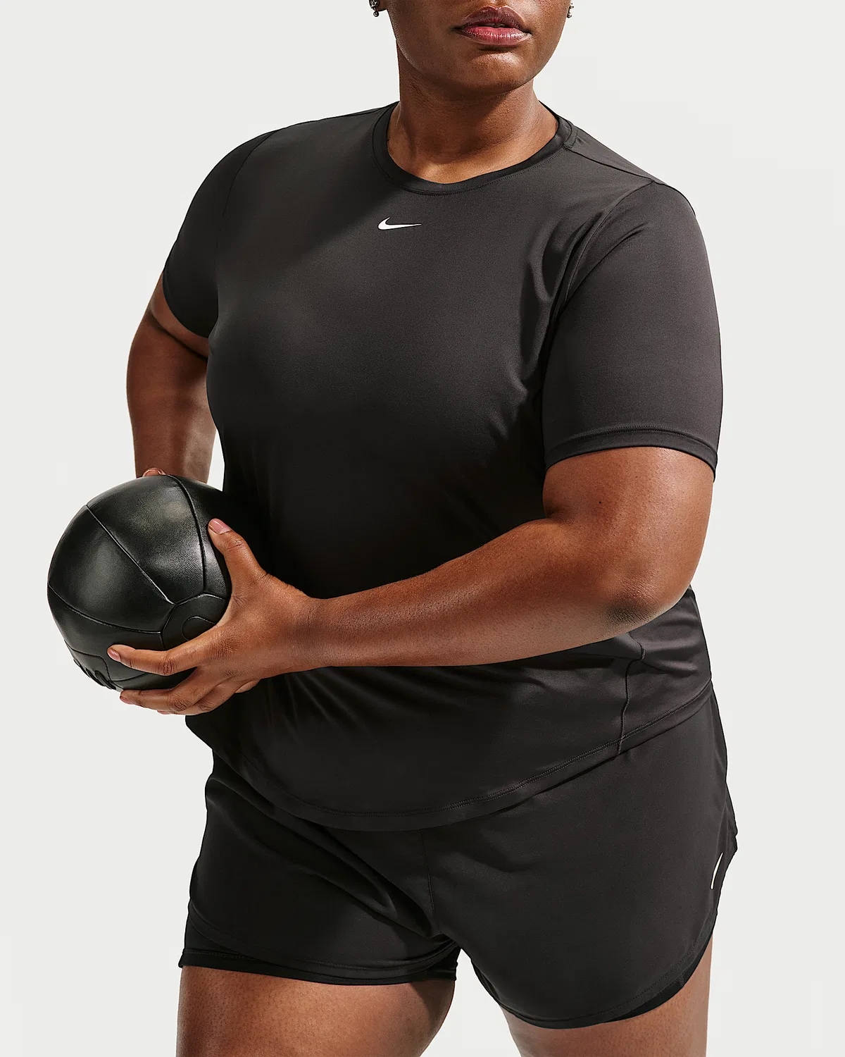 Женский топ с коротким рукавом Dri-FIT (плюс сайз) Nike One Classic, Black/White — фото 3