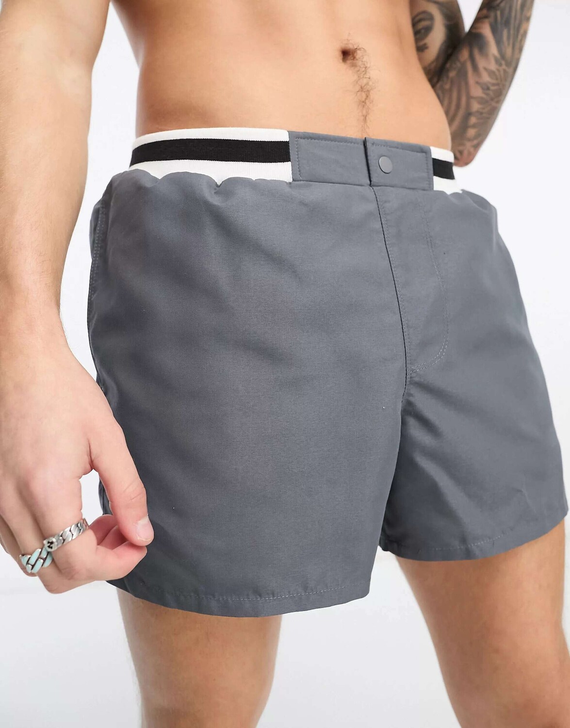

Шорты для плавания средней длины ASOS темно-серого цвета в элегантном стиле