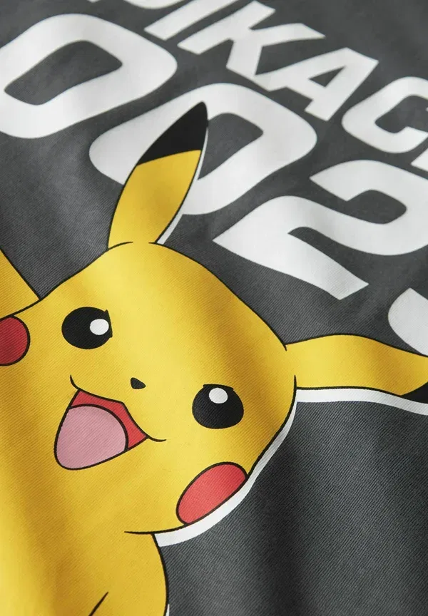 Футболка с принтом Pokemon Two Soon, цвет лавовый дым — фото 4