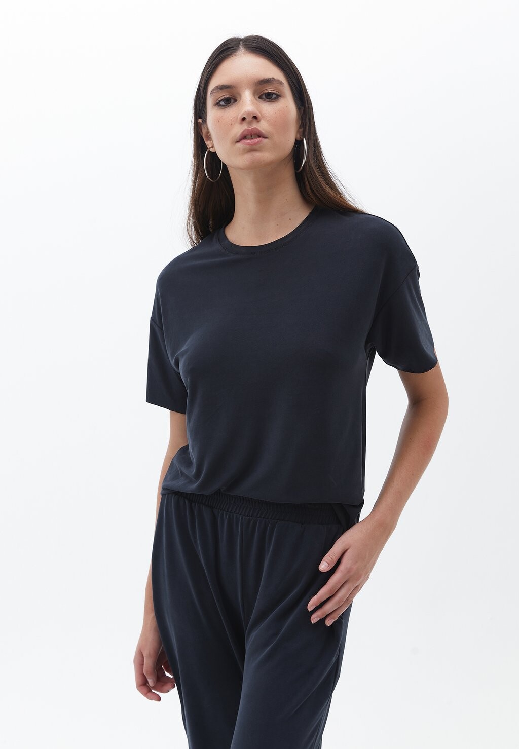 

Базовая футболка SOFT TOUCH CREWNECK OXXO, цвет black