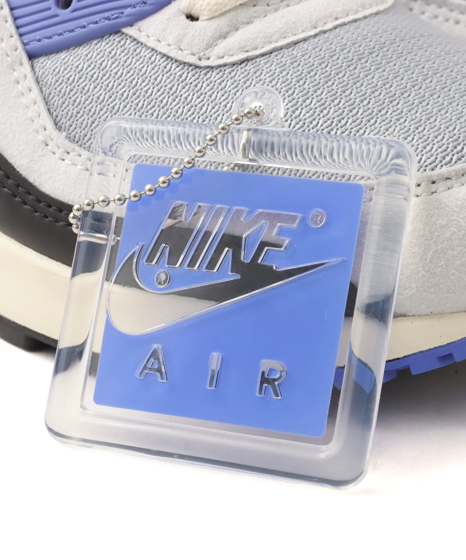 Мужские кроссовки с технологией Tuned Air Nike AIR MAX PLUS III светло-серые — фото 4