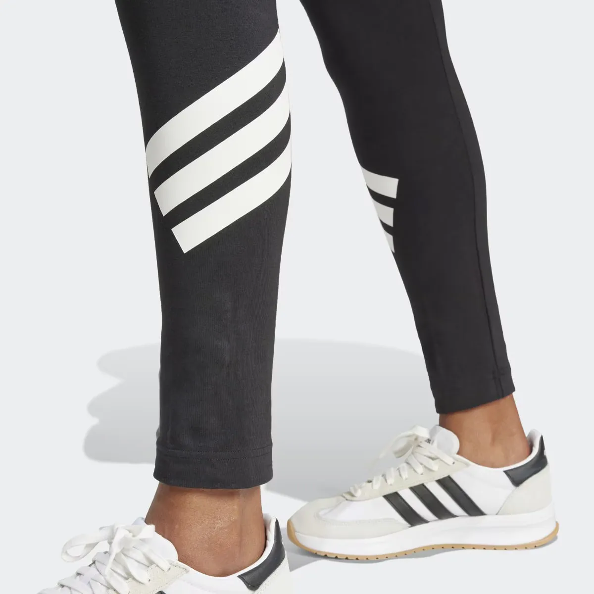 Женские леггинсы Adidas Future Icons с тремя полосками, черный — фото 3