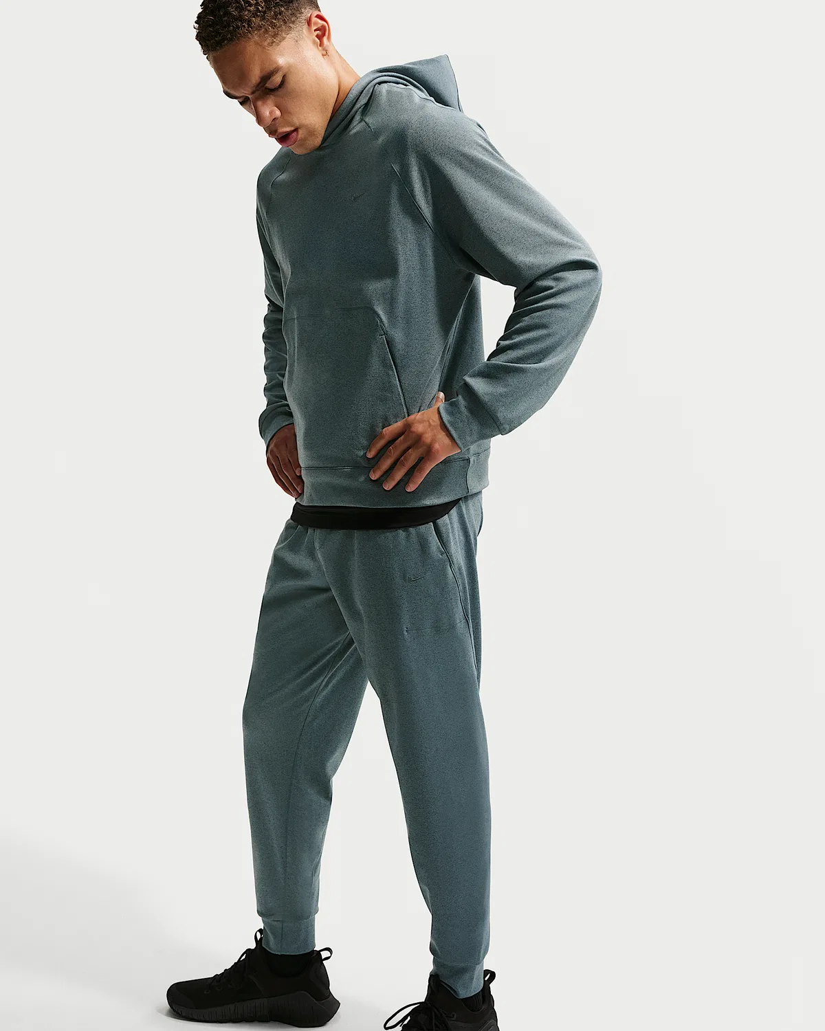 Мужские спортивные штаны Nike Primary NanoKnit Dri-FIT с защитой от УФ, Mineral Slate/Black Spruce/Heather/Mineral Slate — фото 4